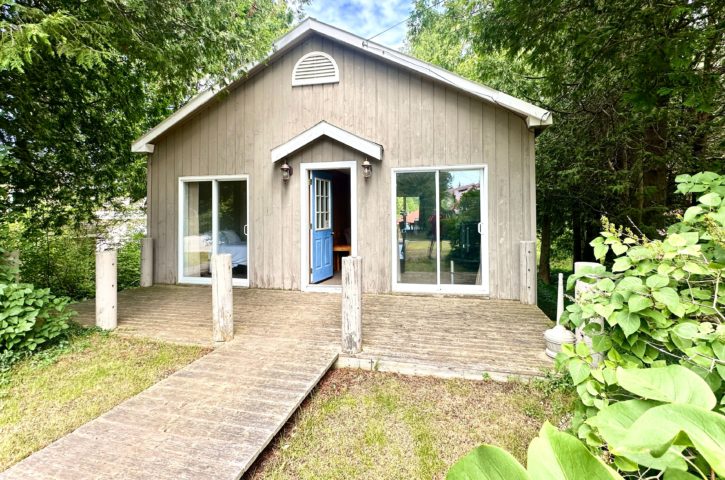 Sis's Cottage Bathroom, bruce anchor, motel, cottage rental, 3 bedroom, cruises, tobermory